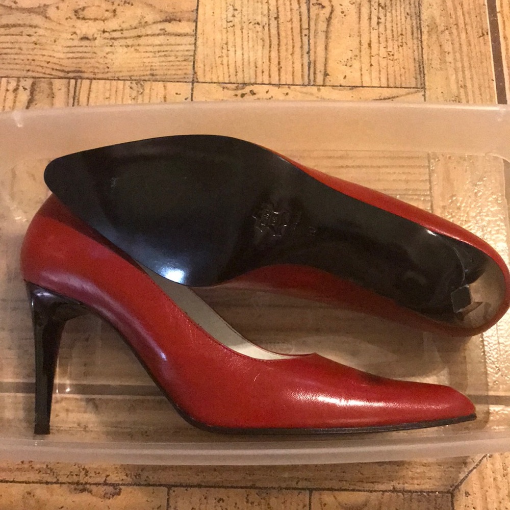 Heels - Picture 2 of 3